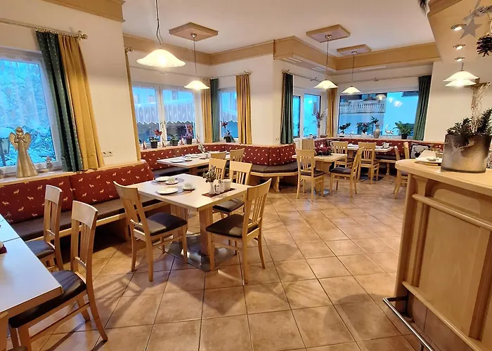 ゲストハウス ペンション ポザウナー ドルフガシュタイン