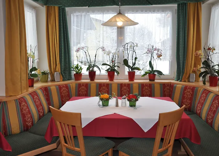 ペンション ポザウナー ゲストハウス 3*